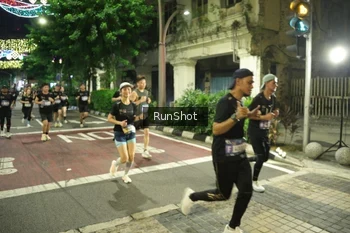 Runner Photo 4211816