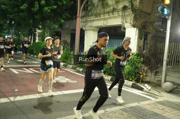 Runner Photo 4211817