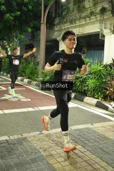 Runner Photo 4211818