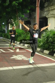 Runner Photo 4211822
