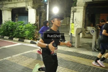Runner Photo 4211825
