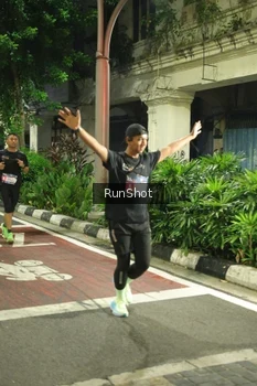 Runner Photo 4211838