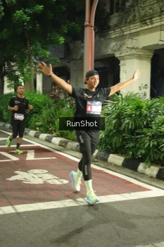 Runner Photo 4211840