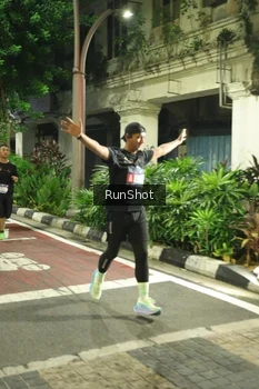 Runner Photo 4211843