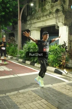 Runner Photo 4211853