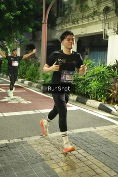 Runner Photo 4211857