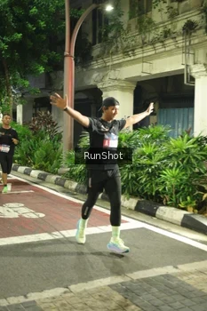 Runner Photo 4211858