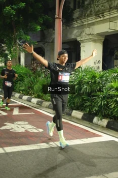 Runner Photo 4211869