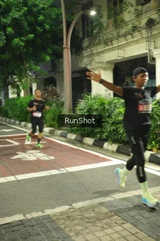 Runner Photo 4211883