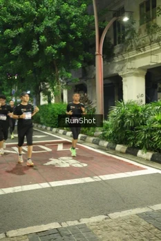 Runner Photo 4211897