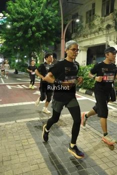 Runner Photo 4211906