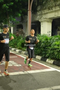 Runner Photo 4211912