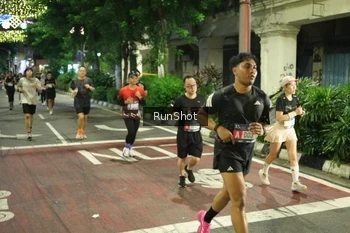 Runner Photo 4211925