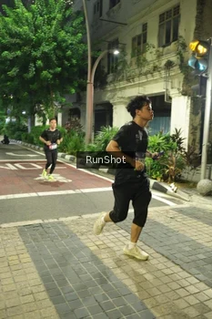 Runner Photo 4211942
