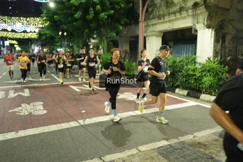 Runner Photo 4211943