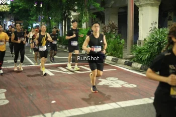 Runner Photo 4211950