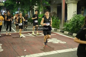 Runner Photo 4211952