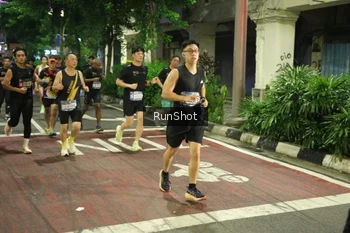 Runner Photo 4211954