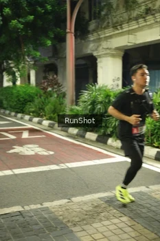 Runner Photo 4212009