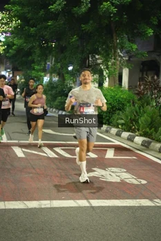 Runner Photo 4212029