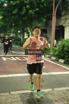Runner Photo 4212132