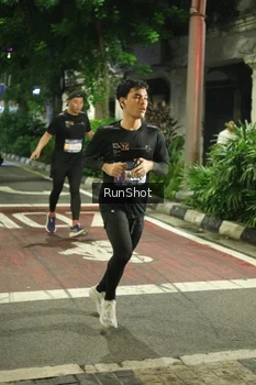 Runner Photo 4212171