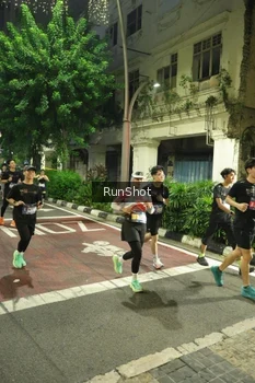 Runner Photo 4212175
