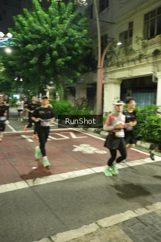 Runner Photo 4212176