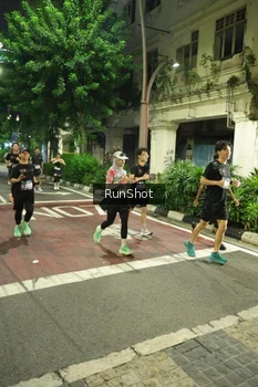 Runner Photo 4212178