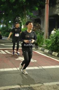 Runner Photo 4212179