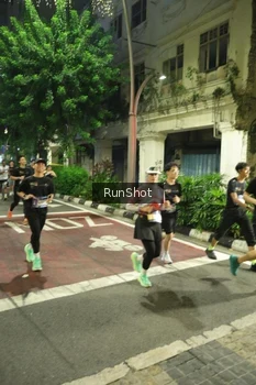 Runner Photo 4212180