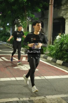 Runner Photo 4212181