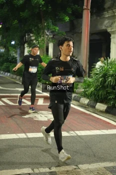 Runner Photo 4212185