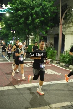 Runner Photo 4212201