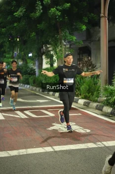 Runner Photo 4212211