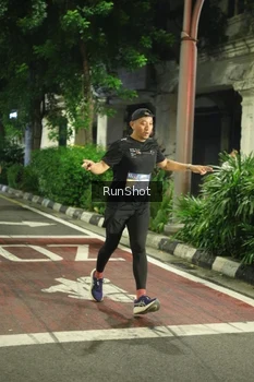 Runner Photo 4212213