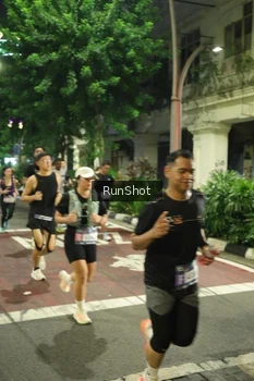 Runner Photo 4212214