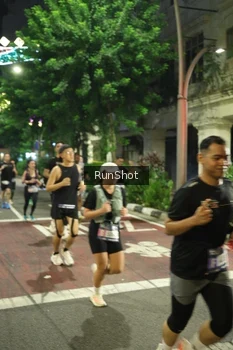 Runner Photo 4212216