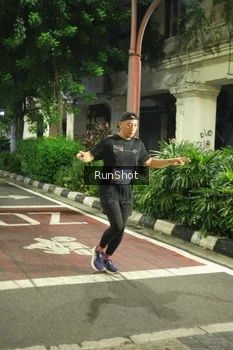 Runner Photo 4212217
