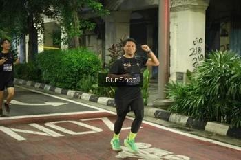 Runner Photo 4212220