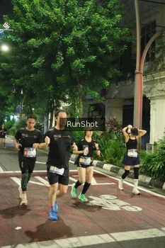 Runner Photo 4212295