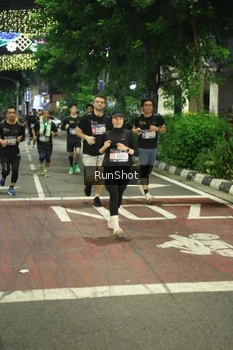 Runner Photo 4212383