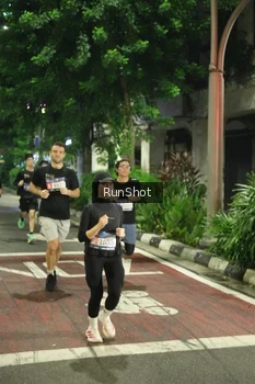 Runner Photo 4212403