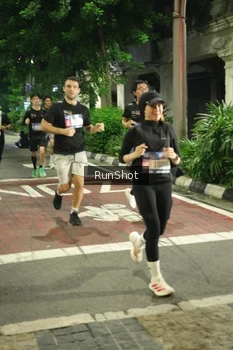 Runner Photo 4212414