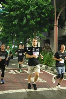 Runner Photo 4212454