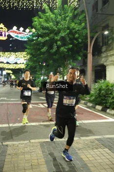 Runner Photo 4212455