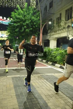 Runner Photo 4212460