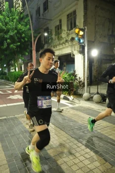 Runner Photo 4212504