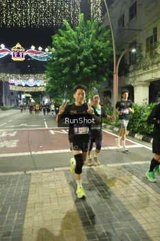 Runner Photo 4212512