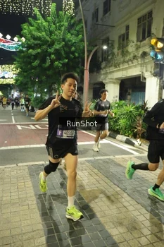 Runner Photo 4212513